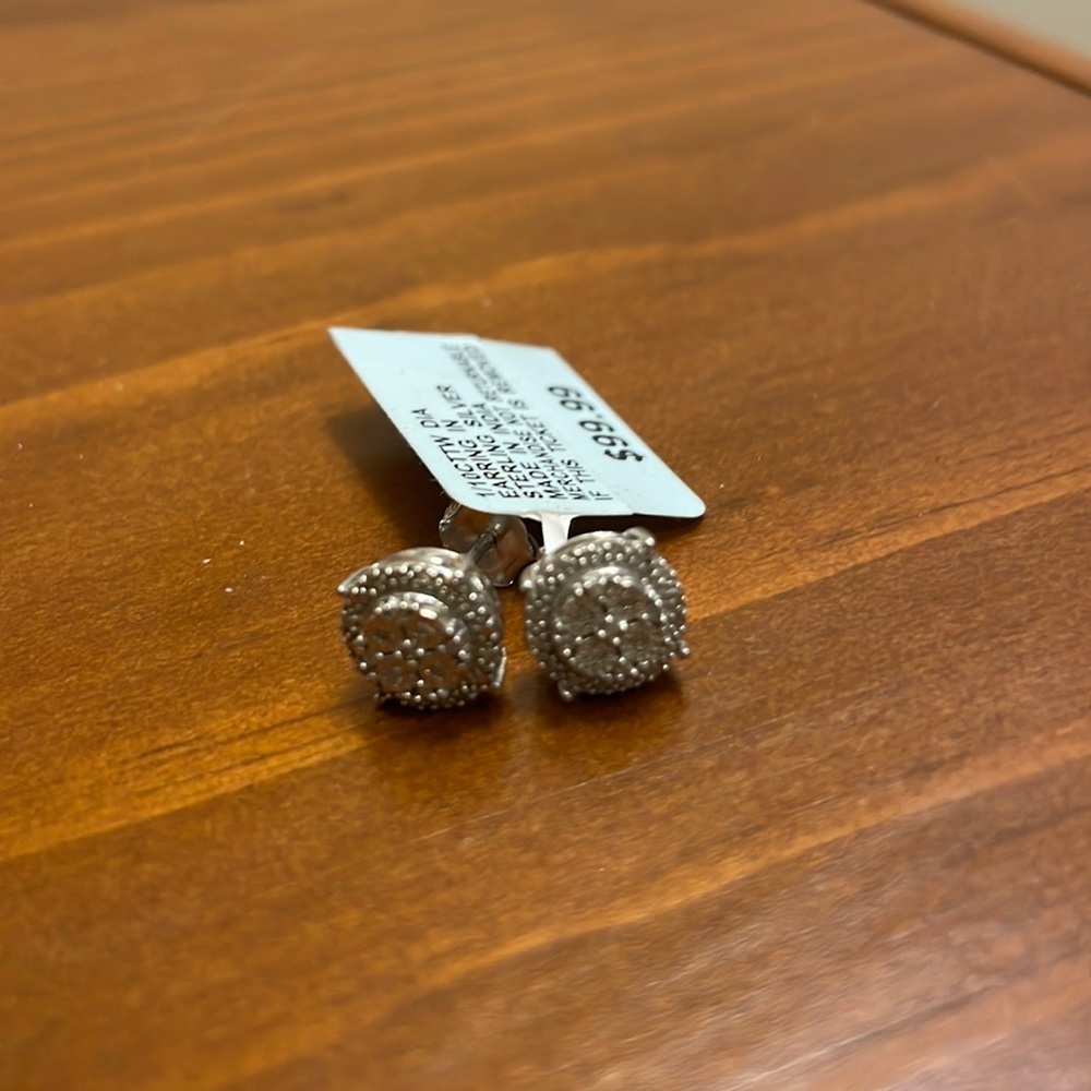 1/10 ct diamond earrings